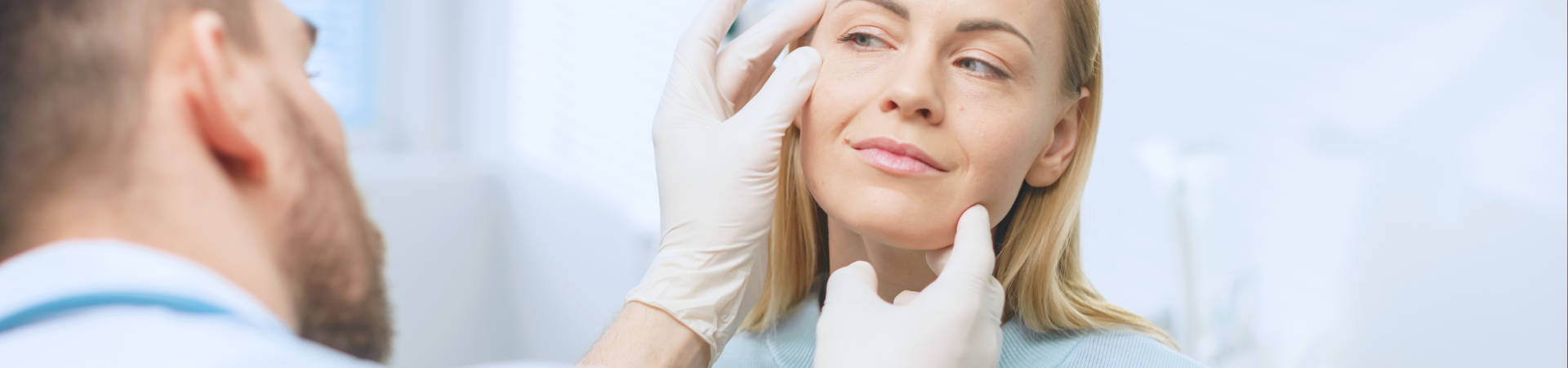 Surgeon-Examines-Beautiful-Womans-Face1 Surgeon Examines Beautiful Woman's Face